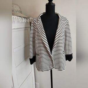 GIBSON STYLISH BLACK & WHITE STRIPED BLAZER